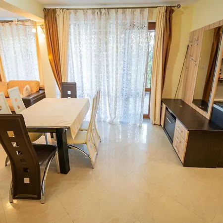 The Family Courtyard - Very Large 2bd By Flat Manаger * Ravda