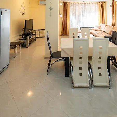 Apartamento The Family Courtyard - Very Large 2bd By Flat Manаger