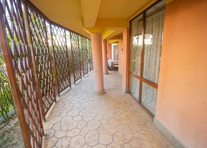 The Family Courtyard - Very Large 2bd By Flat Manаger Apartmán *