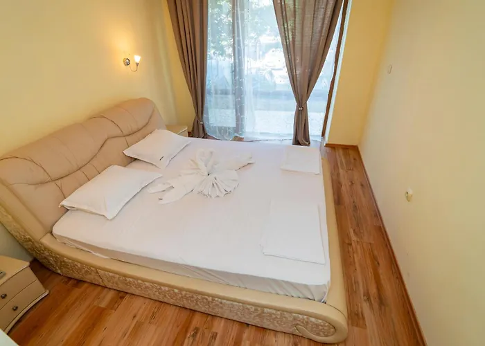 The Family Courtyard - Very Large 2bd By Flat Manаger Ravda