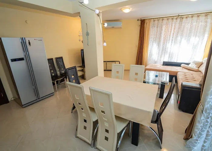 The Family Courtyard - Very Large 2bd By Flat Manаger Apartmán *