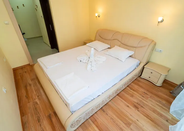 The Family Courtyard - Very Large 2bd By Flat Manаger Apartmán *